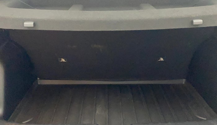 2023 KIA SONET HTX 1.5 DIESEL MT, Diesel, Manual, 18,163 km, Boot Inside