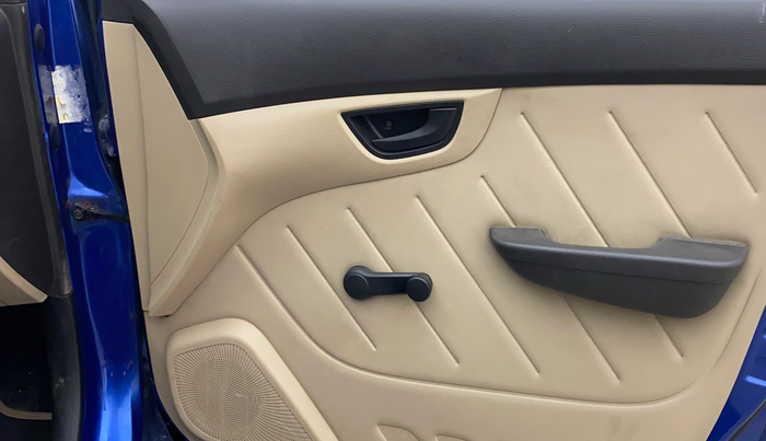 2012 Hyundai Eon D-LITE+, Petrol, Manual, 88,924 km, Driver Side Door Panels Control