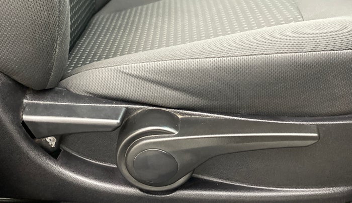 2018 Tata Tiago XZ 1.2 REVOTRON, Petrol, Manual, 28,457 km, Driver Side Adjustment Panel