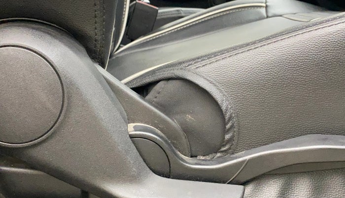 2023 Maruti Swift ZXI, Petrol, Manual, 34,801 km, Driver Side Adjustment Panel