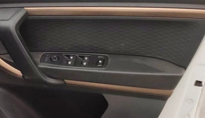 2021 Renault Kiger RXT (O) AMT, Petrol, Automatic, 39,237 km, Driver Side Door Panels Control