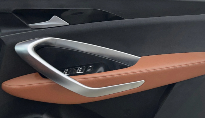 2022 MG HECTOR PLUS SHARP 1.5 PETROL TURBO CVT 6-STR, Petrol, Automatic, 57,086 km, Driver Side Door Panels Control