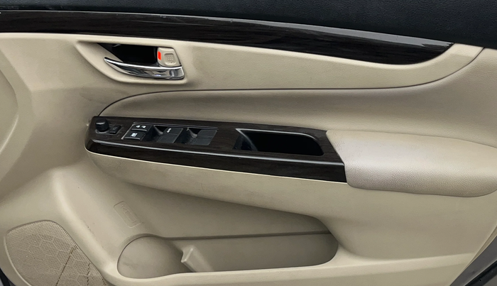 2017 Maruti Ciaz ZXI+, Petrol, Manual, 68,922 km, Driver Side Door Panels Control