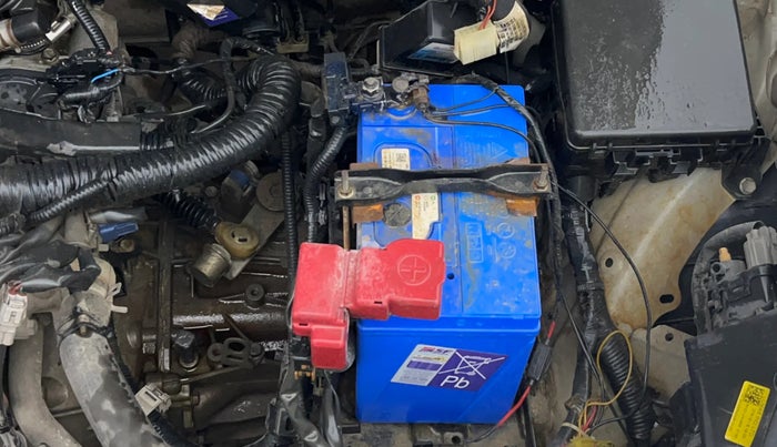 2018 Maruti Swift VXI, CNG, Manual, 93,415 km, Engine View - Left