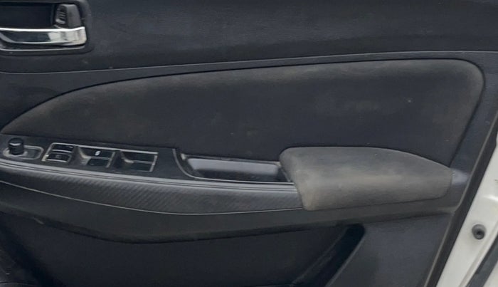2018 Maruti Swift VXI, CNG, Manual, 93,415 km, Driver Side Door Panels Control