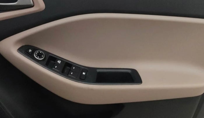 2016 Hyundai Elite i20 SPORTZ 1.2, Petrol, Manual, 29,742 km, Driver Side Door Panels Control