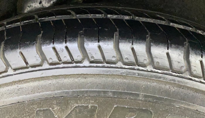 2012 Hyundai i10 MAGNA 1.2, Petrol, Manual, 62,494 km, Left Rear Tyre Tread