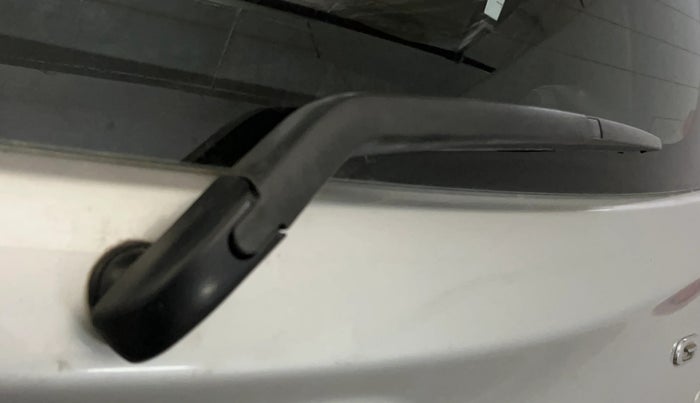 2015 Toyota Etios CROSS 1.2 G, CNG, Manual, 64,189 km, Rear Wiper