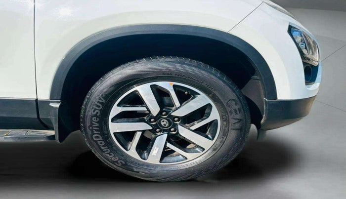 2022 Tata Harrier XZA PLUS 2.0L, Diesel, Automatic, 66,992 km, Right Front Wheel