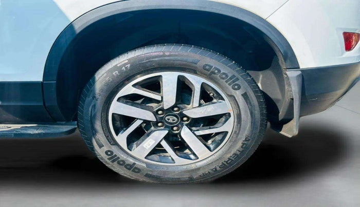 2022 Tata Harrier XZA PLUS 2.0L, Diesel, Automatic, 66,992 km, Left Rear Wheel