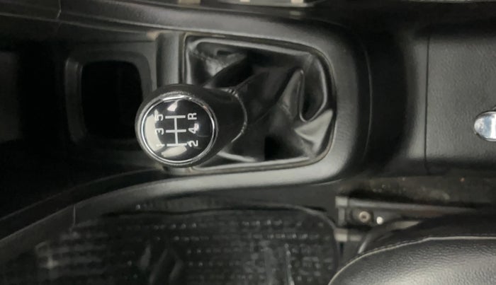 2015 Maruti Swift VXI, Petrol, Manual, 28,712 km, Gear Lever