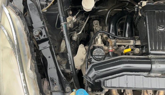 2015 Maruti Swift VXI, Petrol, Manual, 28,712 km, Engine View - Right