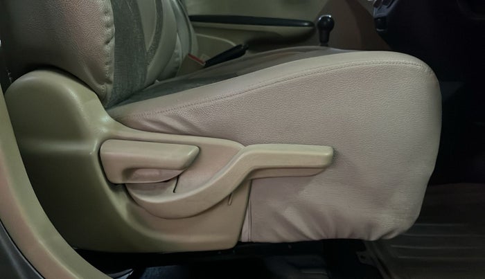 2014 Honda Amaze 1.2L I-VTEC S, Petrol, Manual, 94,916 km, Driver Side Adjustment Panel