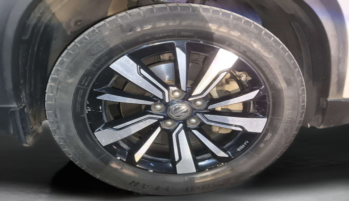 2020 MG HECTOR PLUS SHARP 1.5 PETROL TURBO DCT 6-STR, Petrol, Automatic, 78,476 km, Right Front Wheel