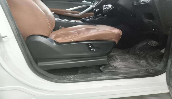 2020 MG HECTOR PLUS SHARP 1.5 PETROL TURBO DCT 6-STR, Petrol, Automatic, 78,476 km, Driver Side Adjustment Panel