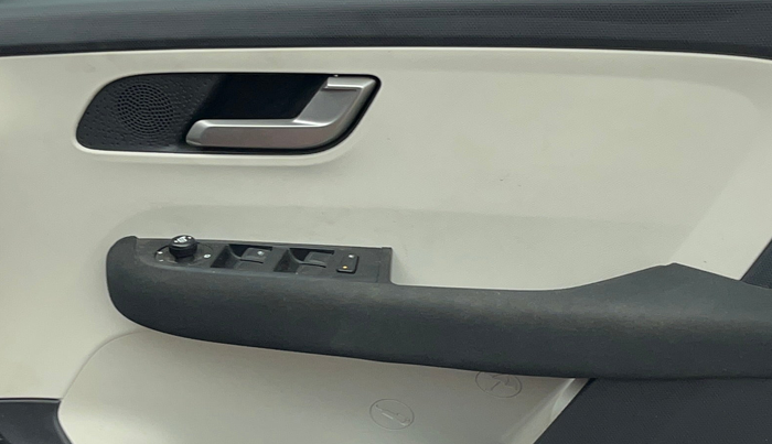 2023 Tata ALTROZ XZ Plus Sunroof i-Turbo , Petrol, Manual, 23,015 km, Driver Side Door Panels Control