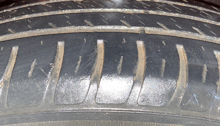 2018 Maruti Swift LXI, Petrol, Manual, 45,094 km, Right Front Tyre Tread