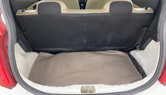 2017 Hyundai Eon ERA +, Petrol, Manual, 39,841 km, Boot Inside