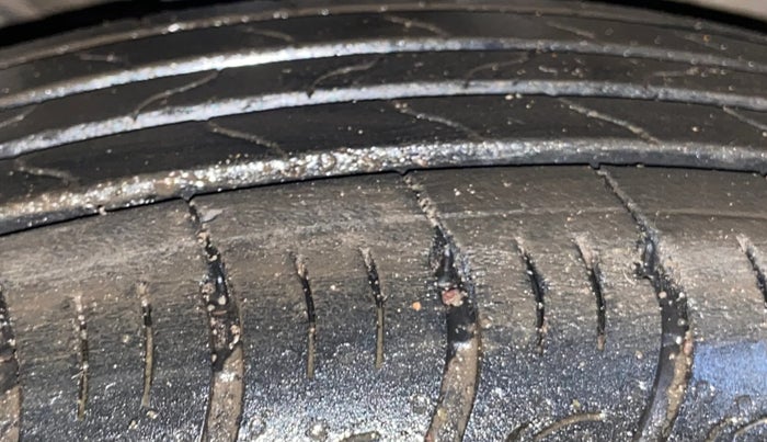 2017 Hyundai Creta SX PLUS 1.6 PETROL, Petrol, Manual, 76,961 km, Right Front Tyre Tread