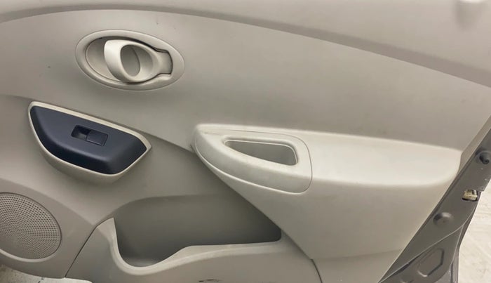 2017 Datsun Go Plus T, Petrol, Manual, 65,431 km, Driver Side Door Panels Control