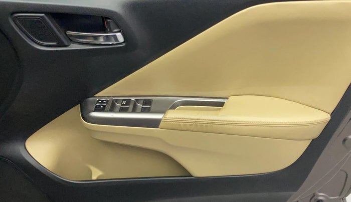 2016 Honda City 1.5L I-VTEC VX CVT, Petrol, Automatic, 1,42,290 km, Driver Side Door Panels Control