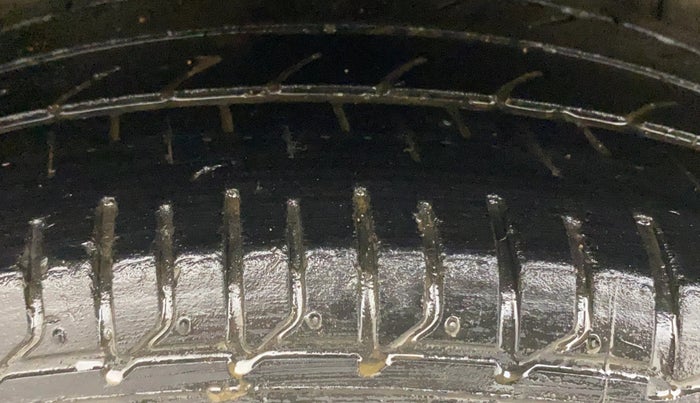 2017 Hyundai Elite i20 ASTA 1.2, Petrol, Manual, 1,03,531 km, Right Rear Tyre Tread