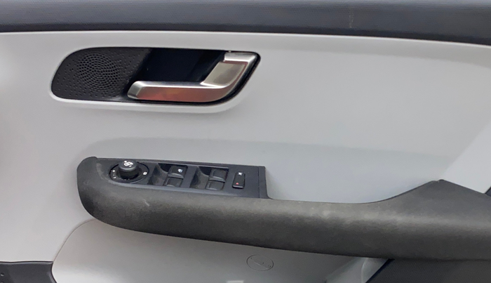 2021 Tata ALTROZ XZ DIESEL, Diesel, Manual, 75,831 km, Driver Side Door Panels Control