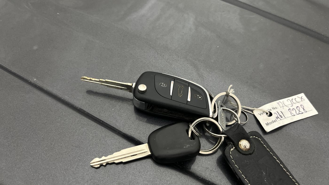 2023 Maruti Alto LXI O, Petrol, Manual, 20,782 km, Key Close Up
