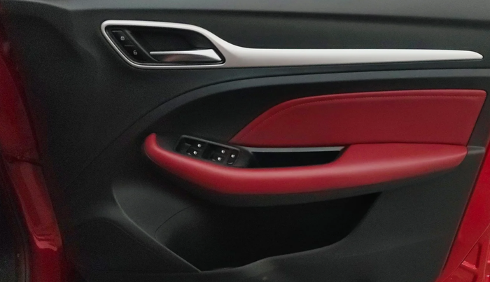 2022 MG ASTOR SAVVY 1.5 CVT S RED, Petrol, Automatic, 7,263 km, Driver Side Door Panels Control