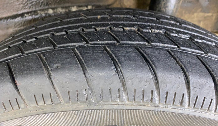 2019 Maruti New Wagon-R 1.0 Lxi (o) cng, CNG, Manual, 30,008 km, Right Rear Tyre Tread