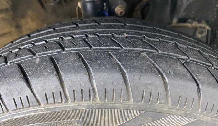 2019 Maruti New Wagon-R 1.0 Lxi (o) cng, CNG, Manual, 30,008 km, Right Front Tyre Tread