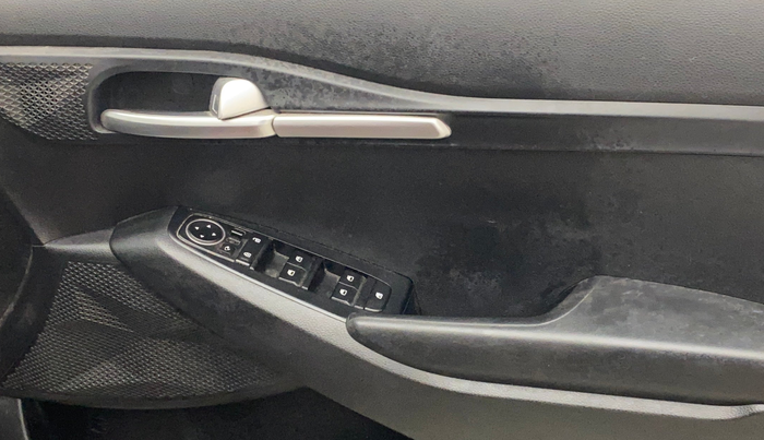 2020 KIA SELTOS HTK PLUS 1.5, Petrol, Manual, 92,058 km, Driver Side Door Panels Control