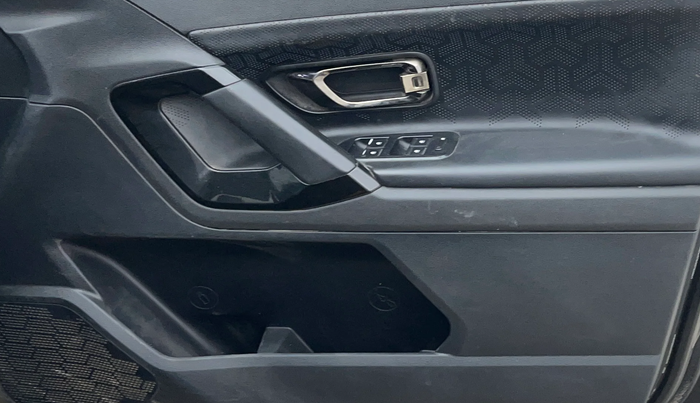 2022 Tata Harrier XZA PLUS 2.0L KRYOTEC HALO EDITION, Diesel, Automatic, 75,663 km, Driver Side Door Panels Control