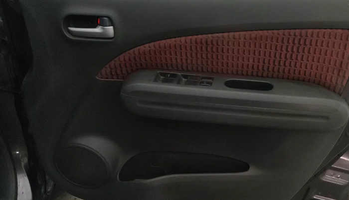 2013 Maruti Ritz VXI, Petrol, Manual, 79,103 km, Driver Side Door Panels Control