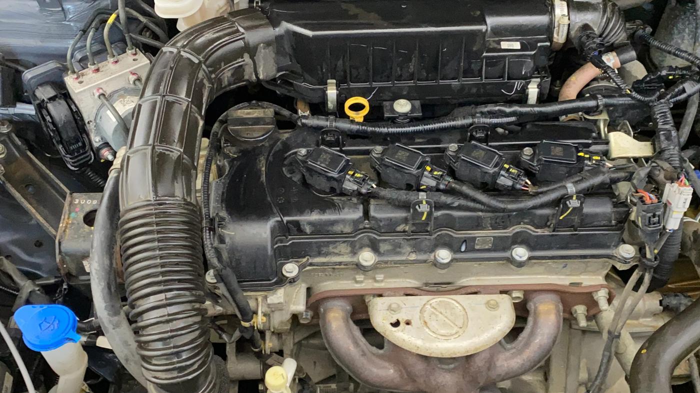 2023 Maruti Ciaz ZETA 1.5 SHVS MT PETROL, Petrol, Manual, 28,367 km, Engine View - Right