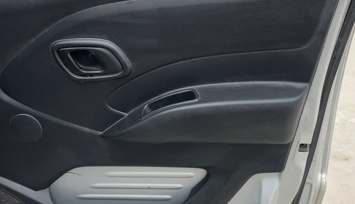 2017 Datsun Redi Go S, Petrol, Manual, 54,363 km, Driver Side Door Panels Control