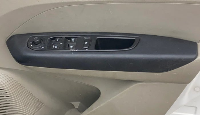 2022 Renault TRIBER RXZ, Petrol, Manual, 29,516 km, Driver Side Door Panels Control