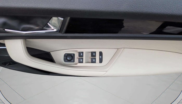 2023 Skoda Kodiaq L&K, Petrol, Automatic, 60,781 km, Driver Side Door Panels Control