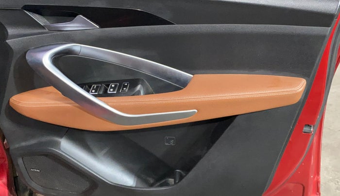 2020 MG HECTOR PLUS SHARP 1.5 PETROL TURBO HYBRID MT 6-STR, Petrol, Manual, 91,408 km, Driver Side Door Panels Control