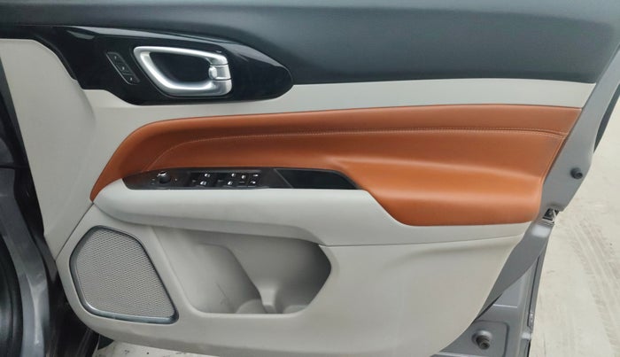 2023 Jeep Compass LIMITED (O) 2.0 DIESEL AT FWD, Diesel, Automatic, 22,303 km, Driver Side Door Panels Control