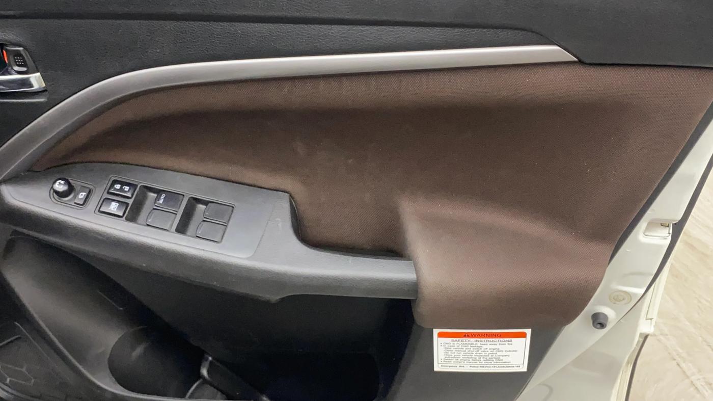 2023 Maruti BREZZA ZXI S-CNG, CNG, Manual, 70,705 km, Driver Side Door Panels Control