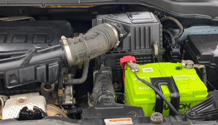 2019 Mahindra XUV300 W6 1.2 PETROL, Petrol, Manual, 1,37,766 km, Engine View - Left