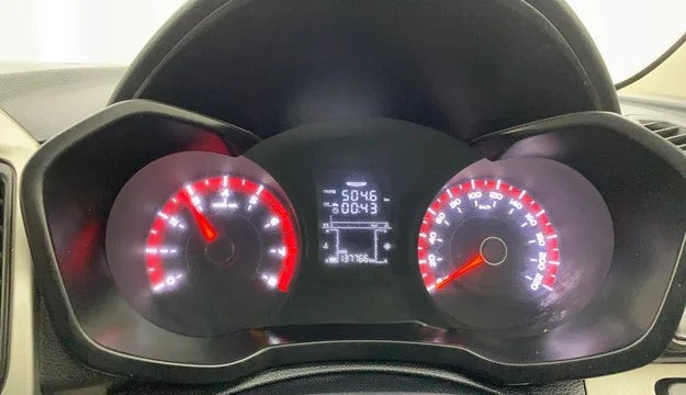 2019 Mahindra XUV300 W6 1.2 PETROL, Petrol, Manual, 1,37,766 km, Odometer Image