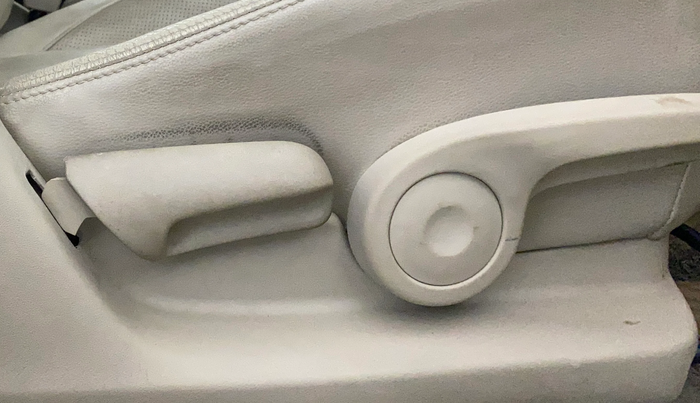 2019 Maruti Ciaz ALPHA 1.5 SHVS PETROL, Petrol, Manual, 25,647 km, Driver Side Adjustment Panel