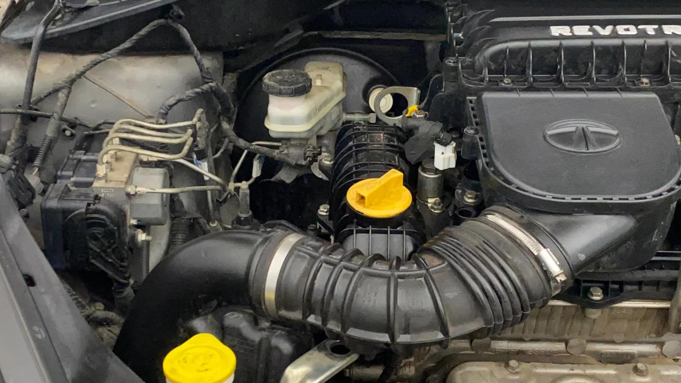 2018 Tata TIGOR XZ PETROL, Petrol, Manual, 44,327 km, Engine View - Right