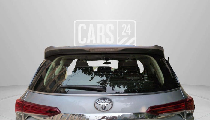 2020 Toyota Fortuner 2.8 4X2 AT, Diesel, Automatic, 48,819 km, Rear Windshield