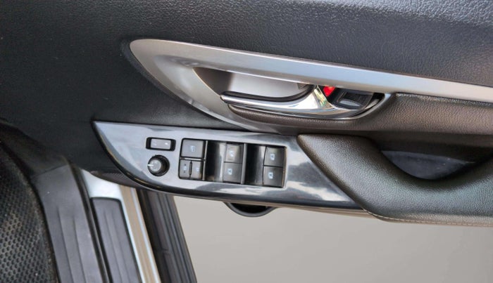 2020 Toyota Fortuner 2.8 4X2 AT, Diesel, Automatic, 48,819 km, Driver Side Door Panels Control