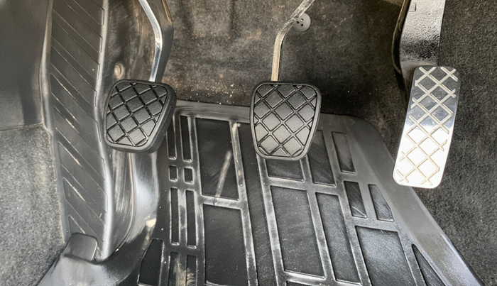 2022 Skoda SLAVIA STYLE 1.0L TSI MT, Petrol, Manual, 51,064 km, Pedals