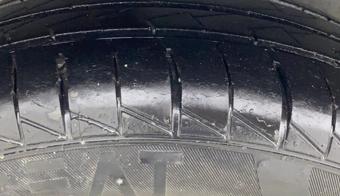 2013 Honda Brio S MT, Petrol, Manual, 87,101 km, Right Rear Tyre Tread