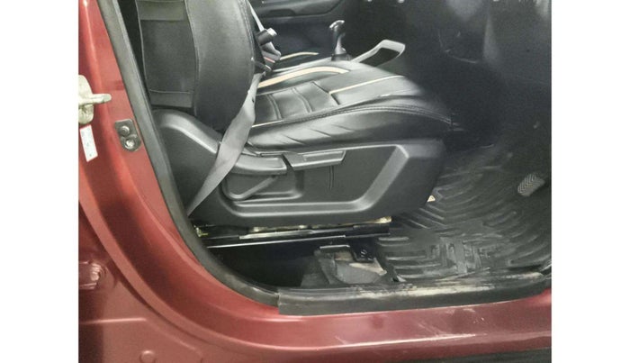 2023 KIA SONET HTK PLUS 1.0 IMT, Petrol, Manual, 66,402 km, Driver Side Adjustment Panel